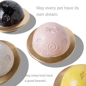 Moderne luxe ecologische handgemaakte keramische urn met gouden rand, bolvormig, voor huisdieren, kosmische sterrenhemel, bijpassende begrafenisaccessoire. - Product Image 2