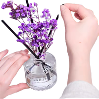 Diffuseur de roseaux décoratif équipé d'un bâton d'arôme qui contient un parfum naturel d'huile essentielle