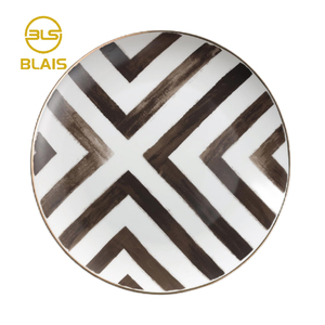 Ensemble d'assiettes rondes <span class=keywords><strong>de</strong></span> 30 cm en porcelaine <span class=keywords><strong>de</strong></span> luxe Shinny noir et blanc Crossroad Pizza écologique avec bordure dorée - Product Image 3