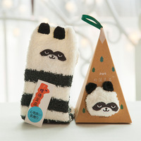 Chaussettes épaisses en polaire corail avec broderie 3D de dessins animés, conçues pour l'hiver, chaussettes douces et chaudes pour la maison, pour femmes et hommes