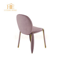 Table de salle à manger moderne en bois et chaise convertible pour un restaurant ou une villa