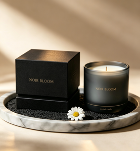 Boîte cadeau rigide de luxe personnalisée pour bougie, avec logo estampé à chaud, en carton ivoire, fermeture magnétique, et insert en éponge pour l'emballage de pots de bougies - Product Image 4