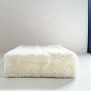Puf de Piel de Oveja Hecho a Mano de Alta Gama a Precio de Fábrica, Otomana Grande Modular de Estilo Contemporáneo y Rústico Forsyth, Ecológico para el Hogar - Product Image 2