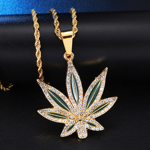 Bijoux de mode de rappeur Hip Hop plaqué or 18 carats pendentifs feuille d'érable glacés colliers pour hommes - Product Image 3