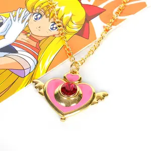10 disegni gioielli Cosplay Anime ragazze collana cuore portachiavi in lega di metallo portachiavi zaino accessori ciondolo