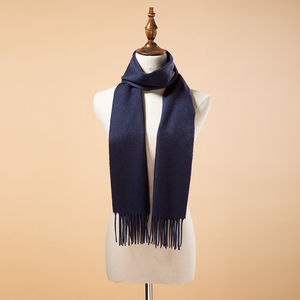 Bufanda de Mujer de Lujo, Tejida en Italia, 100% Cachemira Pura, Color Gris Sólido, Larga, Cálida, Nueva Colección de Invierno - Product Image 4