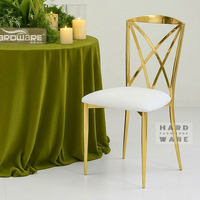 Chaise de fête élégante et moderne en acier inoxydable doré, rembourrée de tissu blanc, empilable, pour mariage, banquet, hôtel, événement