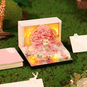 Calendario 2026 Personalizzato in Carta Scultorea, Souvenir Creativo per Eventi Aziendali e Culturali, Ornamento da Scrivania a Forma di Casa sull'Albero, Blocco Note 3D - Product Image 3