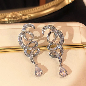 Orecchini Pendenti a Goccia con Linee Geometriche per Donne, Orecchini Scintillanti per Uso Quotidiano e Feste, Gioielli alla Moda - Product Image 3