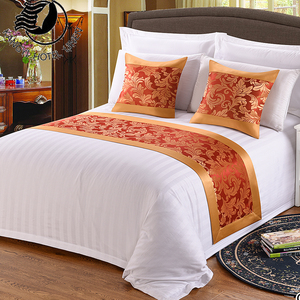 Set Copriletto Moderno a <span class=keywords><strong>3</strong></span> <span class=keywords><strong>Pezzi</strong></span> per Letto Matrimoniale con 2 Cuscini in Poliestere per Casa e Hotel - Product Image 1