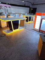 Décoration de Tableau d'affichage au détail d'ordinateur portable de customized-computer-shop-design pour Vr Gaming Store