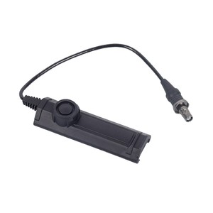 Linterna Táctica de Doble Función con Interruptor de Cable Tipo Cola de Rata, Interfaz SF, Botón de Luz Constante de 20 mm - Product Image 4