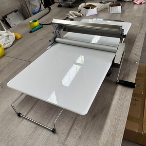 Nouvelle Laminoir à Pâte Manuel Compact pour Pâtisserie, Unité de Table pour Petites Boutiques - Product Image 5