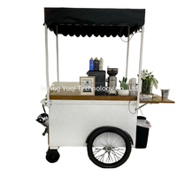 Chariot à panneaux en acier et bois pour marchés fermiers, festivals et vente ambulante, conception mobile avec roues, idéal pour le café