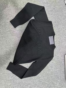 Maglione in Tessuto Arctic Fleece di Alta Qualità con Lavorazione 3D e Motivo a Lettere, Versatile e Anti-invecchiamento - Product Image 2