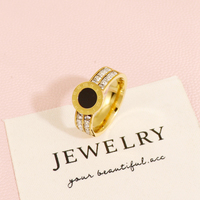 Fabrik-Großhandel Goldfarbener Breiter Bandring aus Edelstahl mit 4 Reihen Pavé-CZ Klare Schwarze Steine Unisex Hip-Hop-Schmuck für Frauen