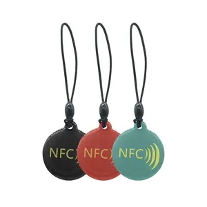 Suministro RFID NFC pegamento cristal epoxi etiqueta NFC ntag215 llavero logotipo personalizado epoxi RFID epoxi llavero