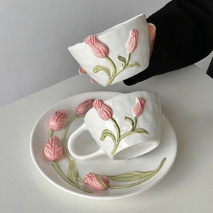 Ensemble de tasses à café <span class=keywords><strong>et</strong></span> à thé en céramique 3D élégant <span class=keywords><strong>et</strong></span> exquis, motif tulipe bleu rose, peint à <span class=keywords><strong>la</strong></span> main, en relief, avec soucoupe - Product Image 6