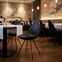 Chaise de salle à manger moderne en plastique de qualité commerciale, chaise coquille en forme de goutte avec pieds en métal pour restaurant, café, vente en gros