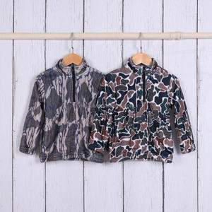 OEM personnalisé Camouflage maman et moi vêtements en peluche chaud hiver bébé filles fermeture éclair veste hauts à manches longues enfants flanelle polaire pull - Product Image 1