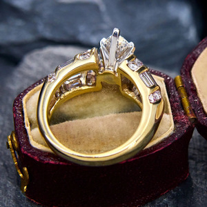 Anello Marquise Bicolore con Sei Punte, Design Elegante per Donne - Product Image 6
