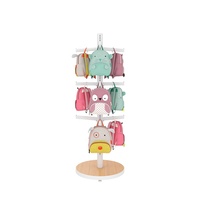 Étagère d'exposition pour sacs à dos de marque, en bois blanc polonais, pour sacs d'école, fabriquée par un fabricant de présentoirs pour sacs à dos de montagne