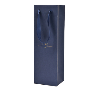 Pochette d'emballage pour whisky à logo personnalisé, bleu foncé, ruban épais de haute qualité, poignée en ruban, sacs cadeaux en papier recyclé pour bière et vin - Product Image 1