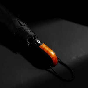 Parapluie de voyage luxueux à ouverture et fermeture automatiques, pliable, avec poignée en bois véritable et revêtement, pour hommes - Product Image 5