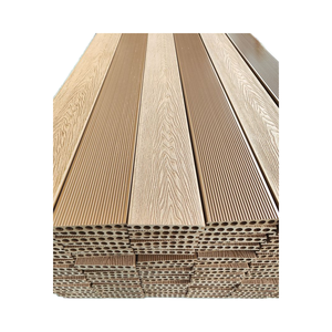 Tarima de Madera Compuesta WPC para Exteriores, Resistente al Agua, con Acabado Cepillado - Product Image 1