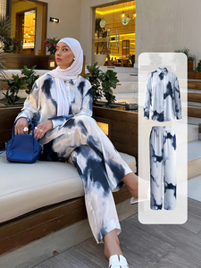 Ensemble Abaya Imprimé Tie-Dye Respirant Toutes Saisons 2 Pièces : Chemise Boutonnée en Satin et Pantalon Large Coupe Droite Modeste Décontracté Musulman - Product Image 3