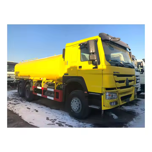 Camion arroseur d'une capacité de 10 mètres cubes, camion arroseur municipal vert et moteur durable, China National Heavy - Product Image 5