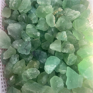 Venta al por mayor precio barato cristal natural piedra en bruto fluorita verde Piedra en bruto para Heling - Product Image 1