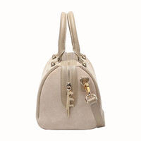 Sac carré de luxe personnalisé en daim avec fermeture éclair et poignée souple, sac à bandoulière tendance pour femme, sacs de bowling, fabricant de sacs pour femmes
