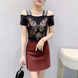 Maglietta con Motivo Personalizzato, Farfalla Dorata con Strass, Top <span class=keywords><strong>a</strong></span> <span class=keywords><strong>Maniche</strong></span> <span class=keywords><strong>Corte</strong></span> Traspirante in Rete per Donne - Product Image 4