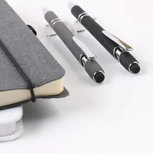 2022 Nuova penna professionale Fornitore di penna a sfera in gomma di metallo Regalo OEM Penna a sfera touch screen promozionale con logo personalizzato