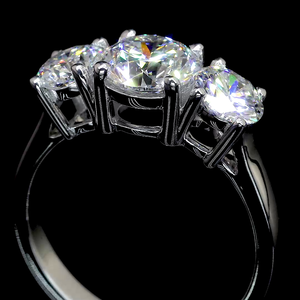 แหวนเพชรกลมสีทอง14K ประกายหินสามชั้นแบบคลาสสิก - Product Image 4