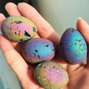 Ornement en cristal poli plaqué titane de haute qualité en forme d'œuf, tendance mode, pierre énergétique, cadeau de Noël, vente en gros - Product Image 6