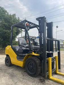 Mini carretilla elevadora de 3 toneladas Komatsu de pintura Original usada con abrazadera redonda, carretilla elevadora diésel pequeña Komatsu 25 30 de segunda mano a la venta - Product Image 5