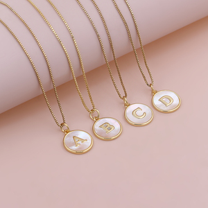 Collana con ciondolo a forma di lettera in conchiglia bianca placcata <span class=keywords><strong>oro</strong></span> 18 carati, minimalista, da A a Z, gioiello alla moda, regalo di compleanno - Product Image 3