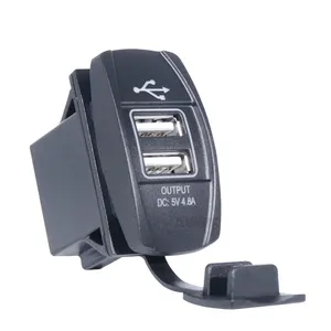 قابس طاقة للدراجة النارية والسيارة متعدد المخرج USB شاحن LED 4.8A ثنائي المخرج USB 2Pin ضوء DC 12V 24V فولتيمتر مقاوم للماء ABS مقبس شاحن سيارة