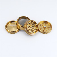 Briquets et accessoires pour fumeurs en aluminium