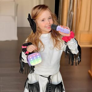 Máquina de Karaoke LED portátil para niños, altavoz inalámbrico con micrófonos, regalo de fiesta de Navidad, juguete electrónico para niños - Product Image 6