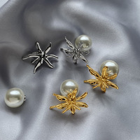 Pendientes de Acero Inoxidable con Baño de Oro de 18K y Plata, Diseño Floral Dividido, Impermeables, para un Estilo Elegante Diario o para Banquetes