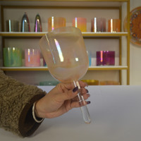 Bol chantant en cristal à main de guérison sonore HF avec sable de cristal Bols sonores en cristal de quartz à poignée orange translucide Aurora