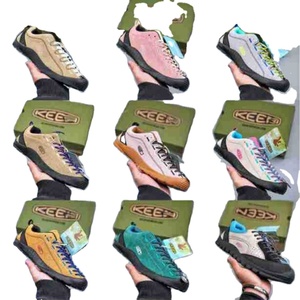 Nouvelles chaussures de randonnée pour femmes, vente en gros, confortables, en cuir véritable, chaussures de sport de montagne, fabriquées en Chine - Product Image 1