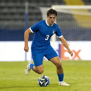 Vente en gros de maillots de football en polyester 100% avec impression par sublimation, maillots de football personnalisés, ensembles de vêtements de football pour club F05 - Product Image 2