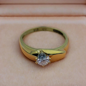 Elegante Anillo Minimalista de Oro de 22k con Diamantes y Diseño Moderno de Flecha, Anillo de Dedo Estilizado para Mujer, Joyería para Uso Diario - Product Image 2