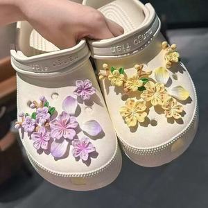 Accesorios de Decoración para Zapatos <span class=keywords><strong>Crocs</strong></span>, Estilo Floral, Set de Flores de Cerezo, Decoración Moderna para <span class=keywords><strong>Sandalias</strong></span> - Product Image 1