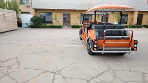 Voiture de patrouille électrique rétro orange - Moteur 5KW, batterie au lithium, 7-8 places, certifiée CE pour usage commercial dans les sites touristiques - Product Image 4