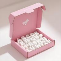 Boîte cadeau luxueuse et biodégradable pour chaussettes avec gaufrage, taille personnalisable, matériaux recyclés, finition mate, emballage